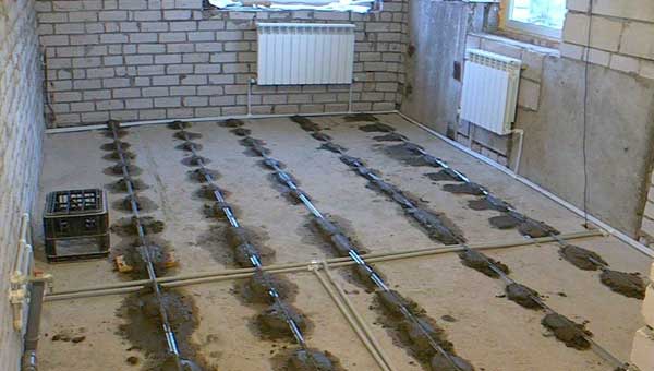 сделать стяжку пола установка маяков