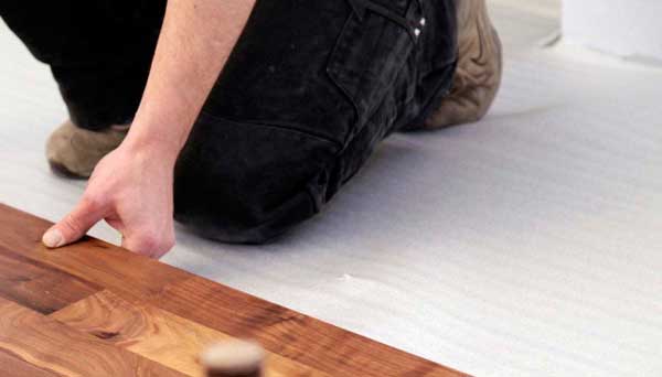 В каком порядке укладывать паркетную доску на пол