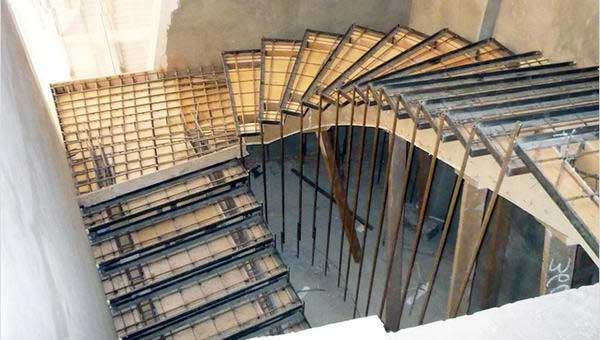 Армирование монолитной винтовой лестницы