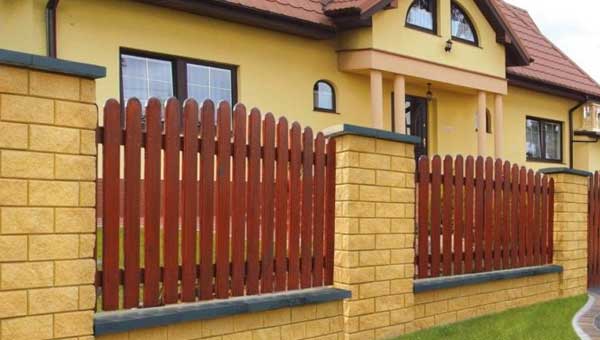 Кирпичные столбы для забора 