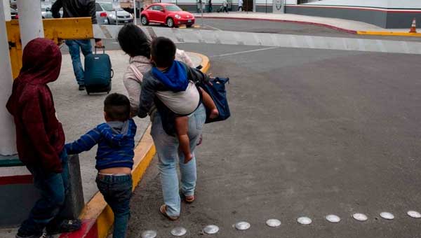 Мексика не остановит мигрантов пересекающих границу из США